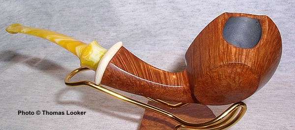 Blowfish with long shank, ivory ferrule, and amber stem, Snail Grade, 2004.  Beautifully grained and finished, one of Tokutomi-san's most colorful creations.