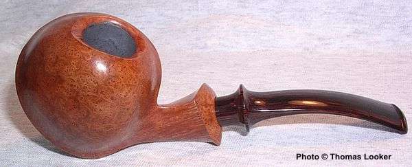 Freehand (with rotated blowfish bowl), 2004.  This pipe marks a new point-of-departure for the design:  the bowl is less rotated and less flexible than, for example, in SPC 247 above ... but the underlying dynamcs are similar.  See a further simplification in LSA 04 ( from LS Ando).